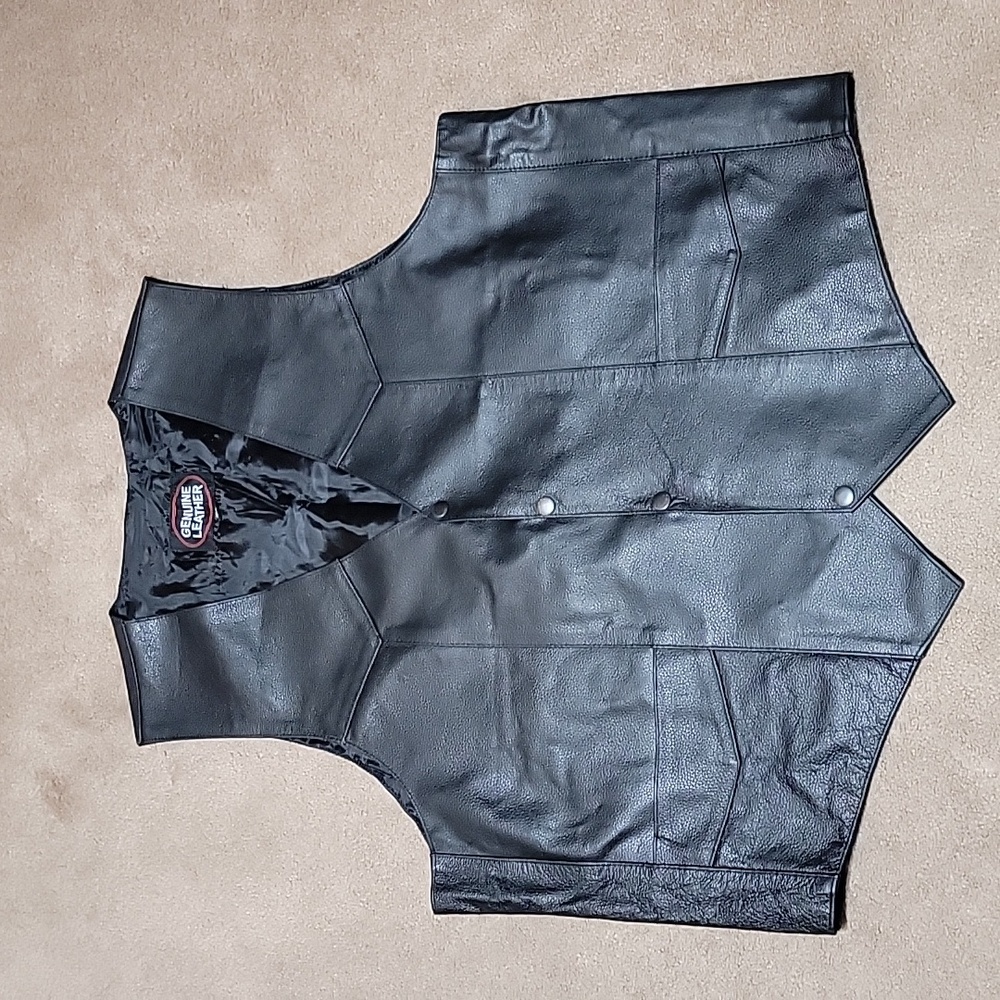 MEN'S LEATHER VEST